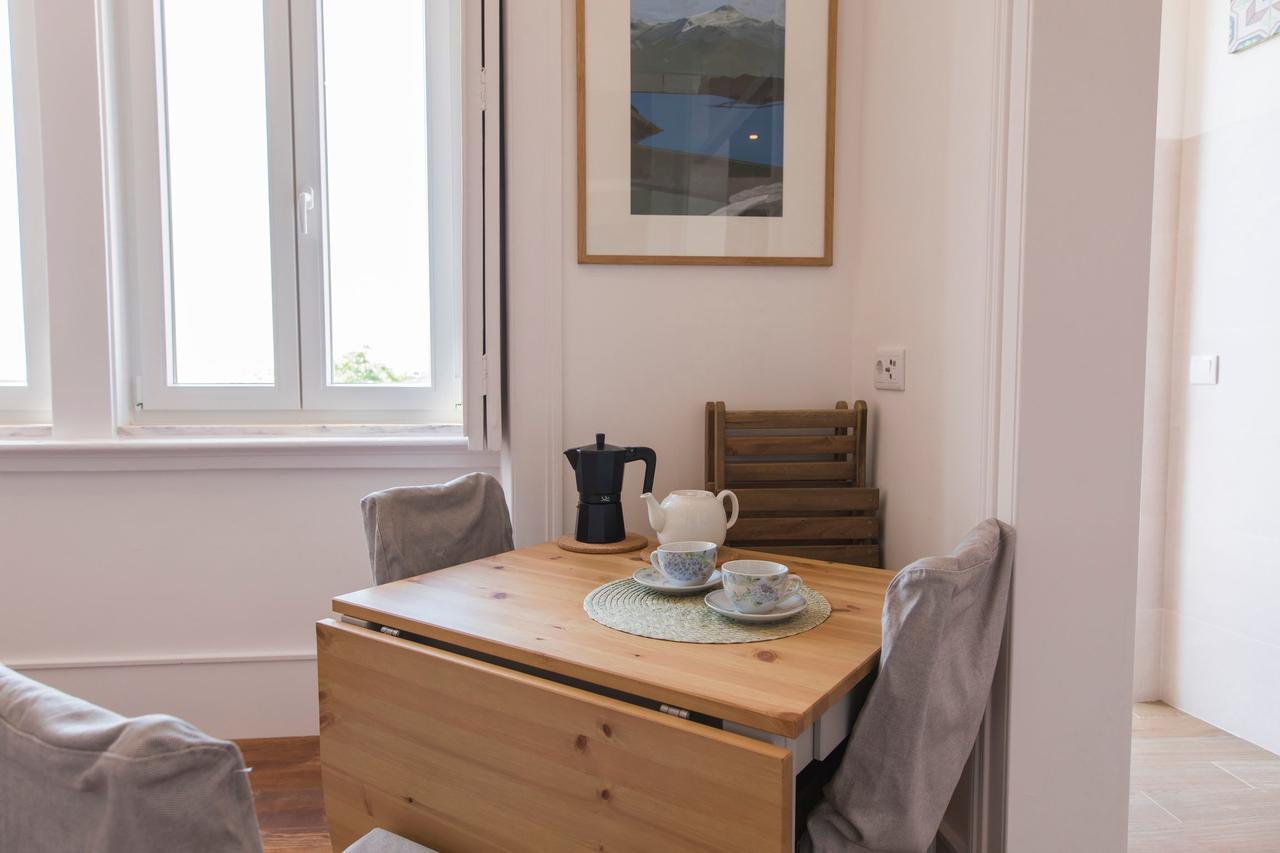 Lovelystay - Comfortable Apartment With River Views Lisbona Esterno foto